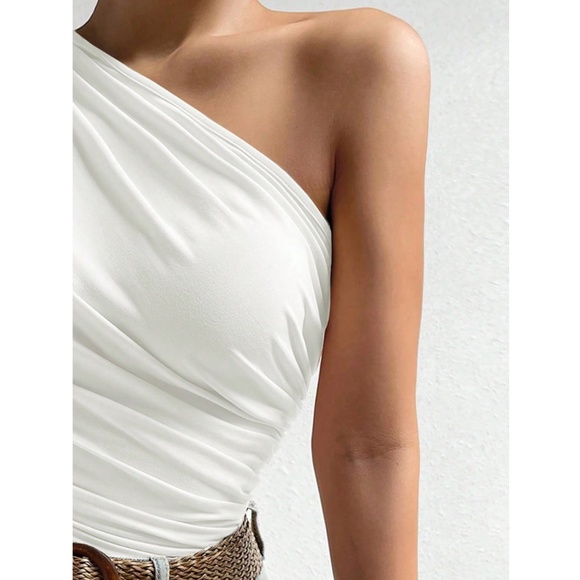 White Ruched Asymmetrical Slim Fit One Shoulder Top - Picture 4 of 9